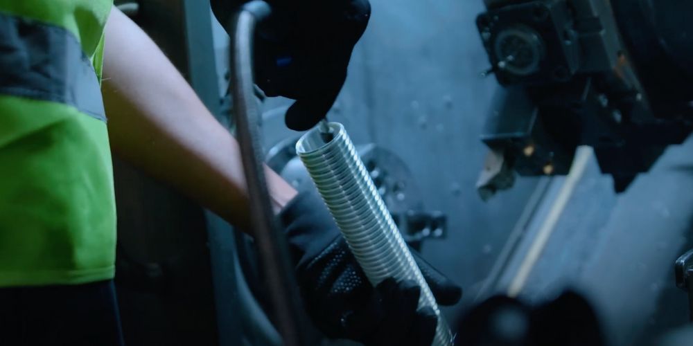 blowing aluminium shavings water