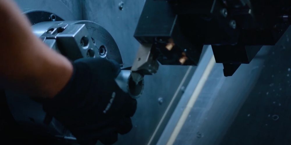 tube placed against machine centre point