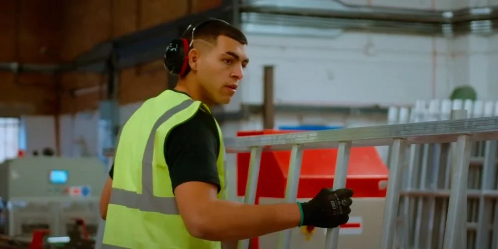 ladder or scaffold tower for roofing LEWIS